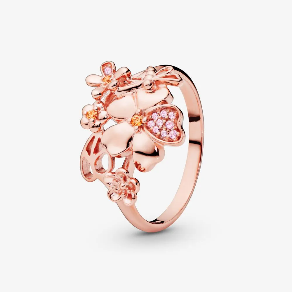 Pav&eacute;&nbsp;Flower Ring