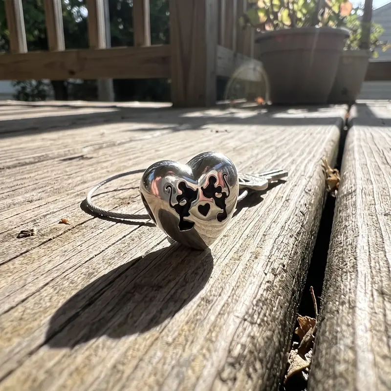 Disney, Mickey & Minnie Kiss Petite Locket Charm, Black Enamel photo review