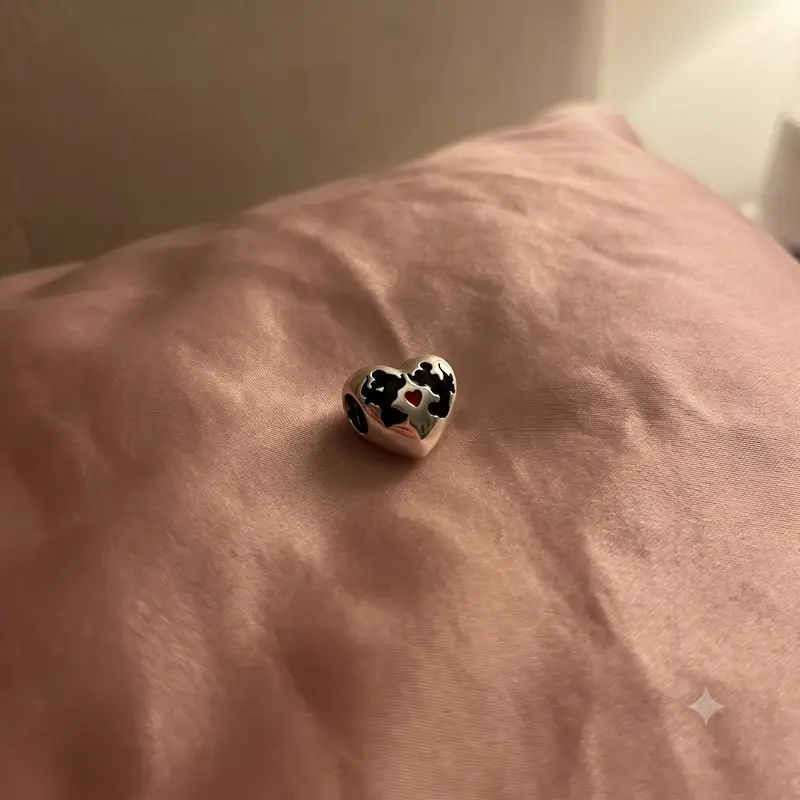 Disney Minnie Mouse & Mickey Mouse Kiss Charm photo review
