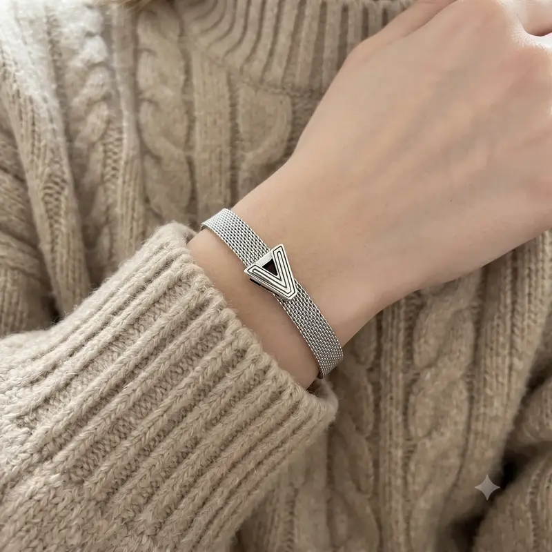 Pandora Reflexions&trade; Letter V Clip Charm photo review