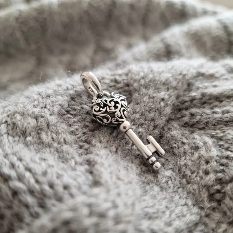 Regal Key Pendant photo review