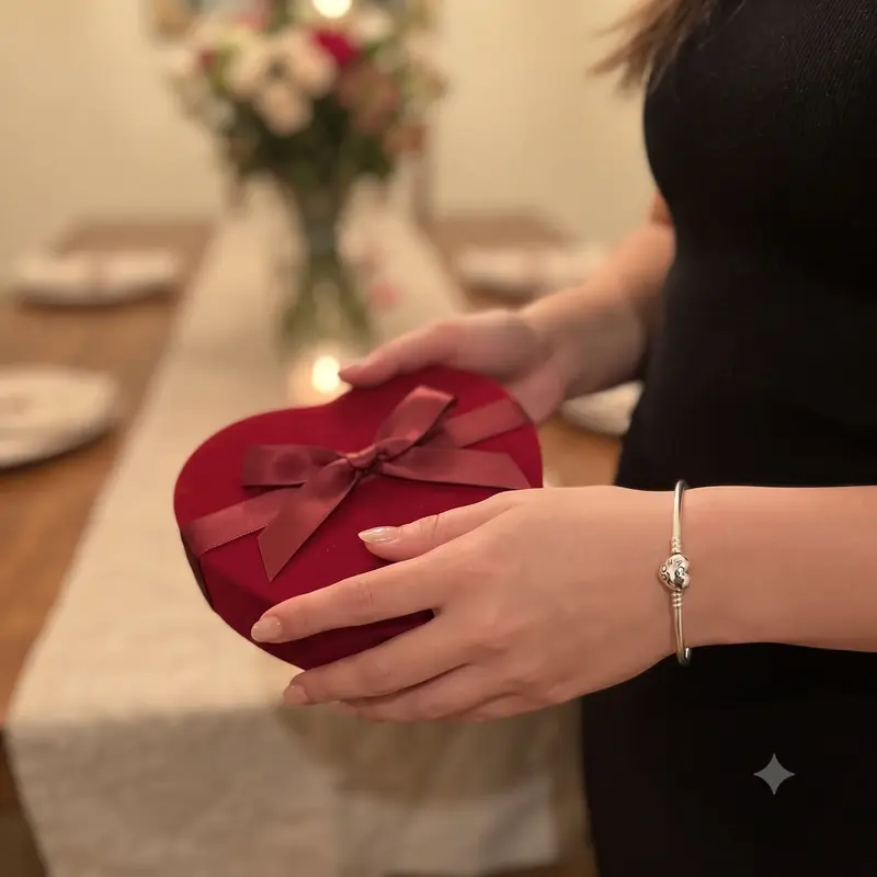 Moments Silver Bangle, Logo Heart Clasp photo review