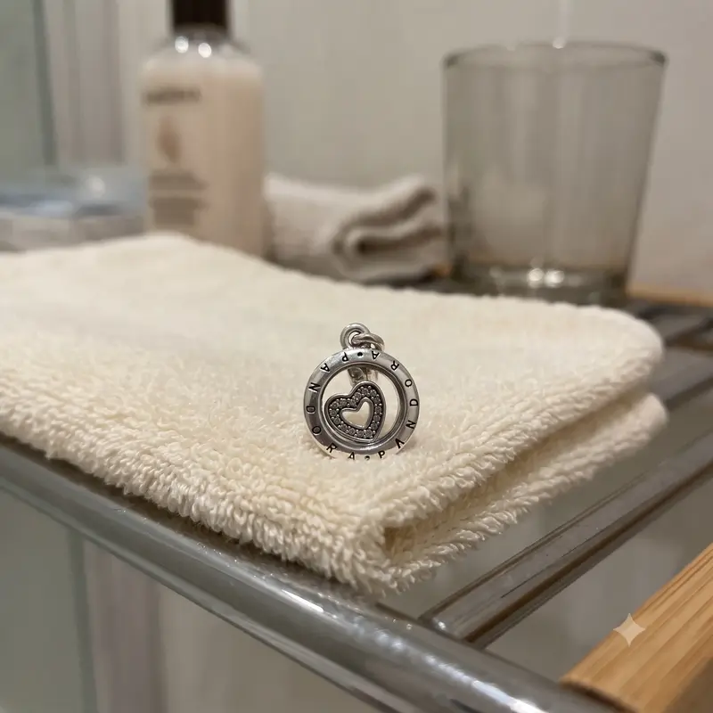 Pandora Lockets Logo Heart Dangle Charm photo review